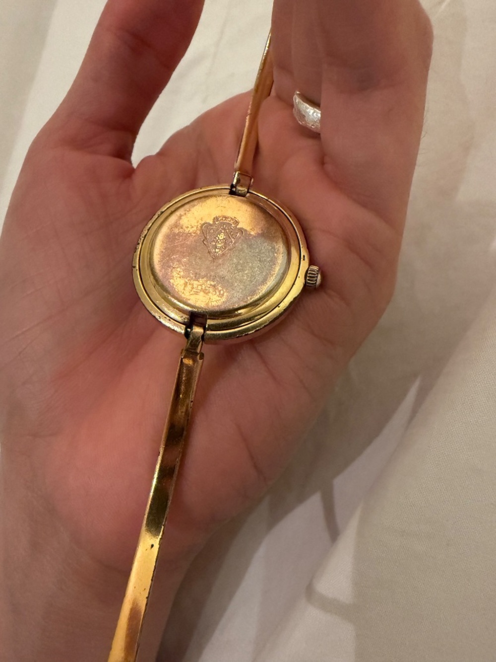 Gucci Bangle Watch - Picture 4 of 4